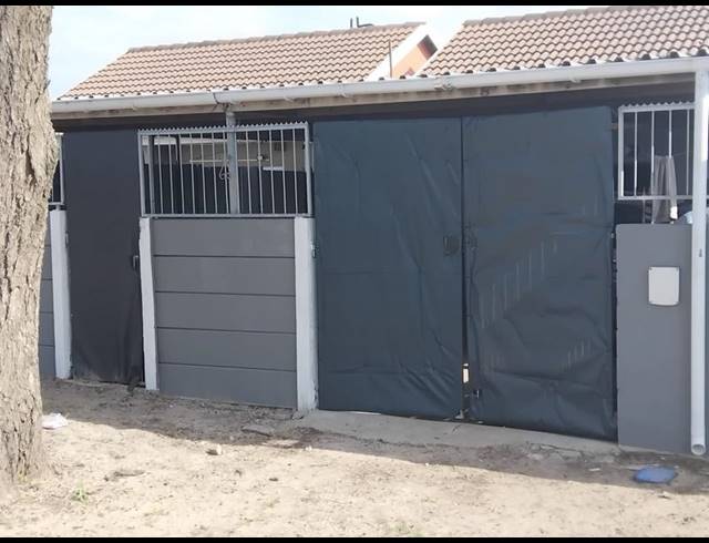 2 BEDROOM HOUSE FOR SALE IN PELIKAN PARK